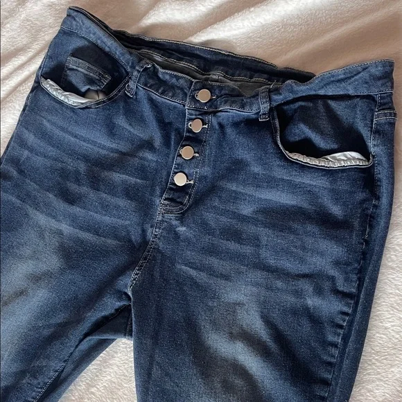 SHEIN Curve Blue Flare Jeans - Size 4XL - Picture 3 of 11